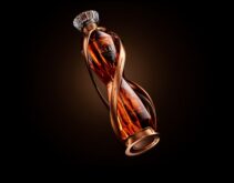 Стълбове според миналото Неограничен празник според стихиите