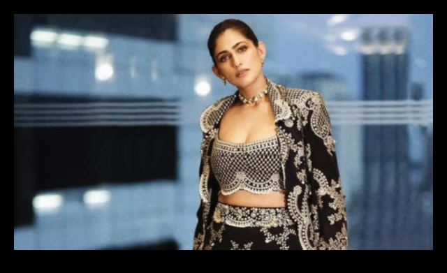 Ретро излъчване: ретро тоалети за блясък, пътуващ във времето