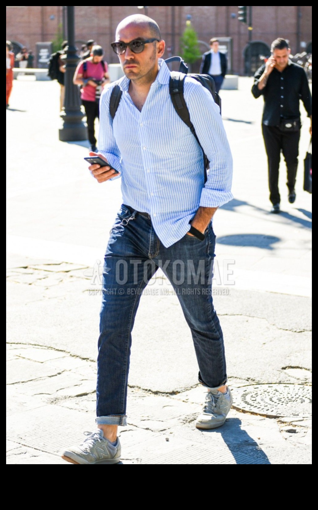 Улична изтънченост: Мъжка мода, която излъчва отношение