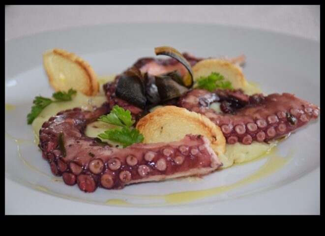 Епикурейски експедиции Кулинарен ръководство за луксозно пътувам напред-назад